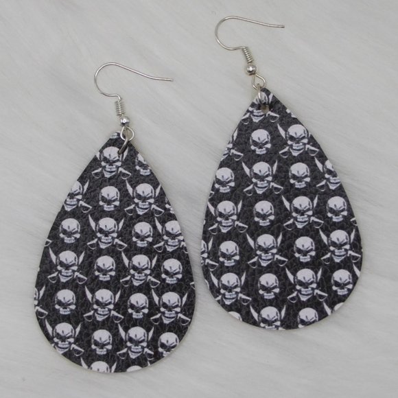 New Large Tear Drop Shaped Skull and Cross Bones Foam Earrings - Picture 1 of 3